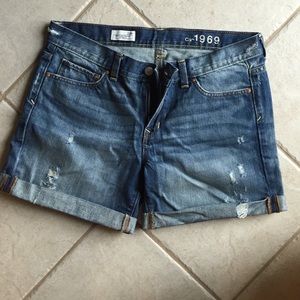 Gap boyfriend fit jean shorts