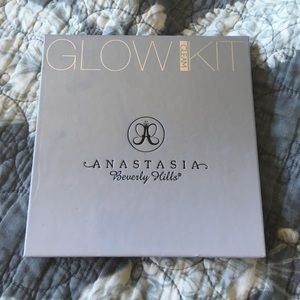 Anastasia Beverly Hills Glow Kit