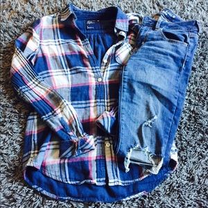 American Eagle Outfitters Button Down Plaid Shirt