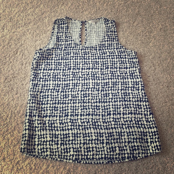 Black and White Keyhole Tank