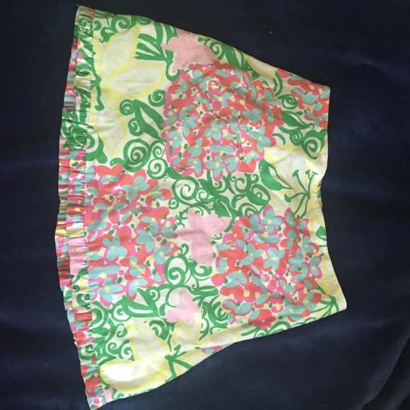 Lilly pulitzer floral skirt size 6