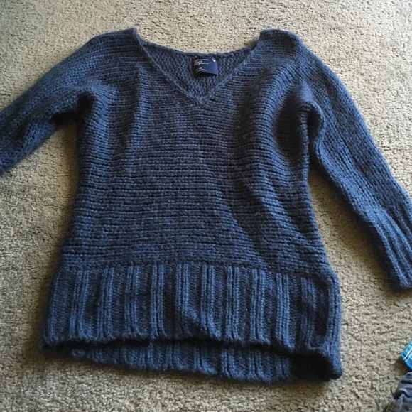 Navy blue American eagle sweater!