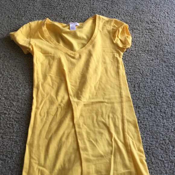 Yellow vneck