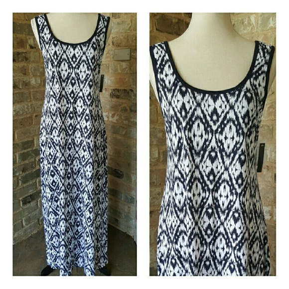 CHELSEA & THEODORE Dresses & Skirts - CHELSEA & THEODORE Navy & White Ikat Print Maxi