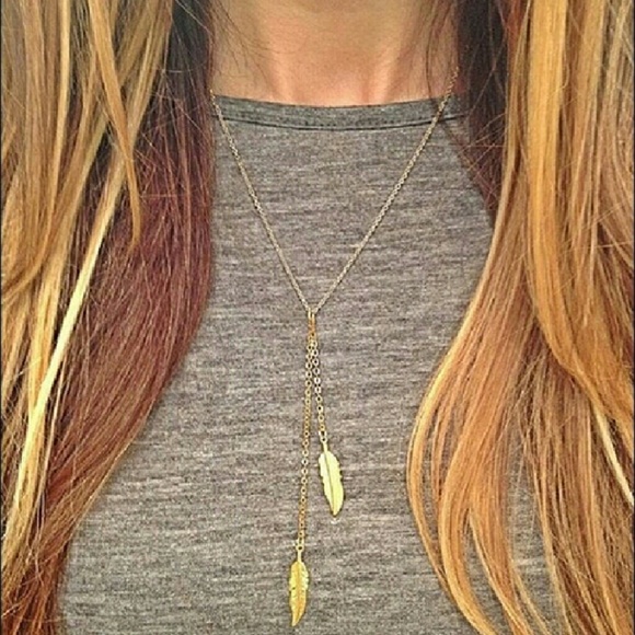 Dainty Feathers Lariat Necklace
