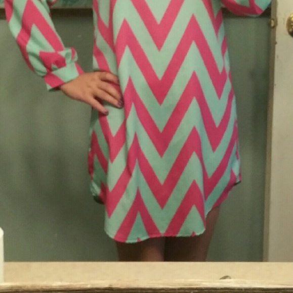 Turquoise and pink dress - Picture 2 of 4