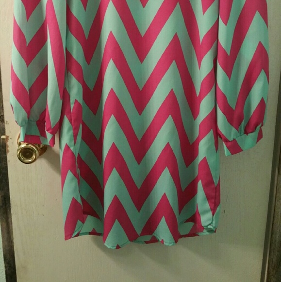 Turquoise and pink dress - Picture 3 of 4