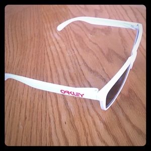 White frogskin oakleys