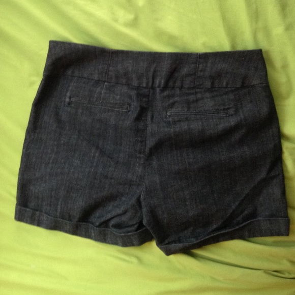 High waisted shorts - Picture 2 of 3