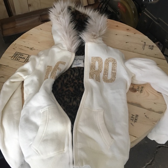 Hooded sweat jacket
