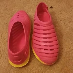Swimming shoes