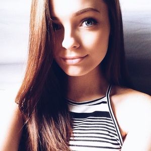 Meet your Posher, Alexis