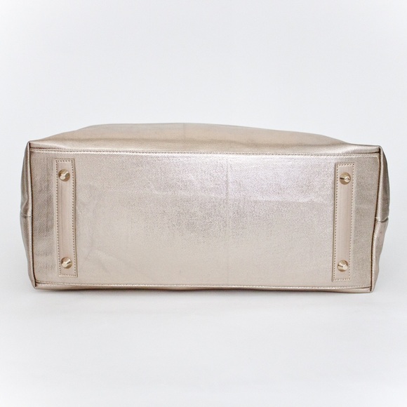 Glamorous Metallic Gold Carryall tote 😍 - Picture 7 of 8