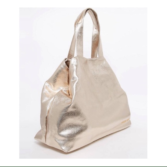 Glamorous Metallic Gold Carryall tote 😍 - Picture 2 of 8