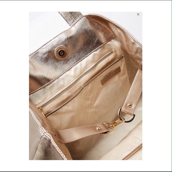 Glamorous Metallic Gold Carryall tote 😍 - Picture 4 of 8