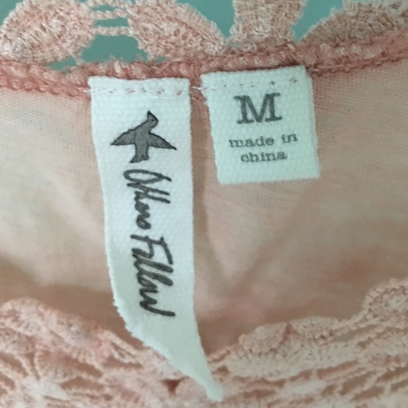 Pale Pink Lace Flower Tank - Picture 3 of 4