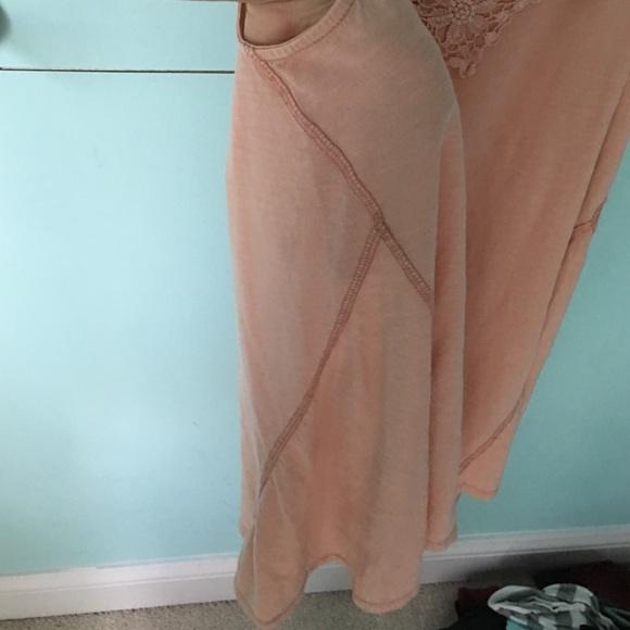 Pale Pink Lace Flower Tank - Picture 4 of 4