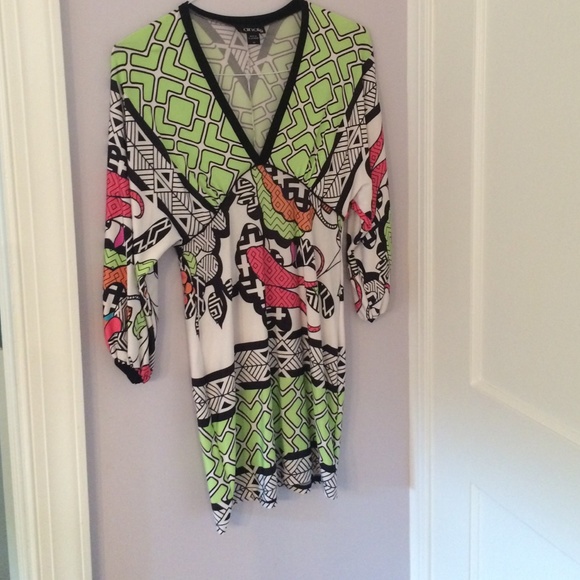 V-neck dress w 3 1/4 flattering sleeves Sz XS
