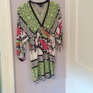 V-neck dress w 3 1/4 flattering sleeves Sz XS