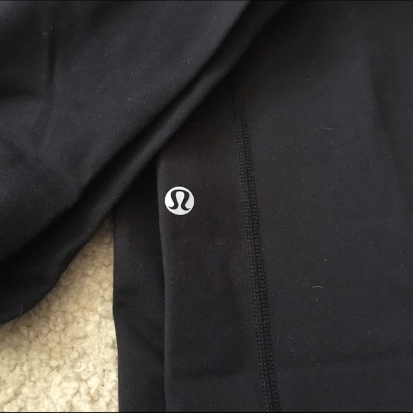 Lulu lemon yoga pants - Picture 4 of 4