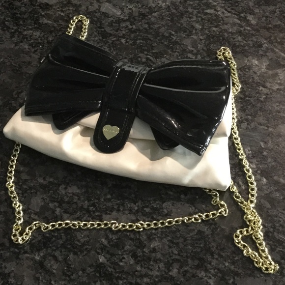 Small Betsey Johnson cross body purse