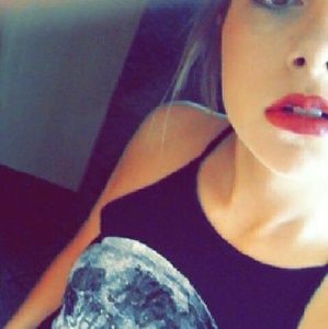 Meet your Posher, Katelyn