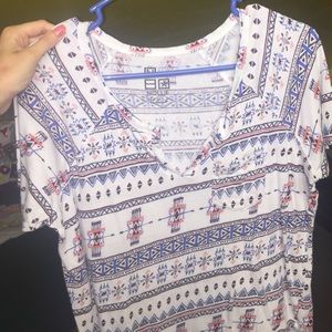 Aztec & white tee in great condition