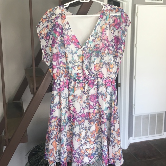 Very cute 🌸 dress. Worn once. Lush size L