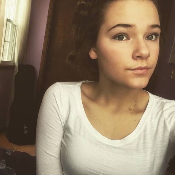 Meet your Posher, Amelia