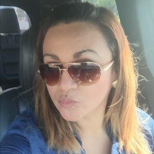 Meet your Posher, Maribel