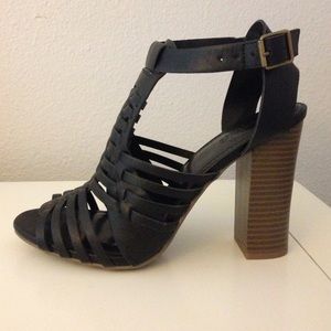 Black heels size 7