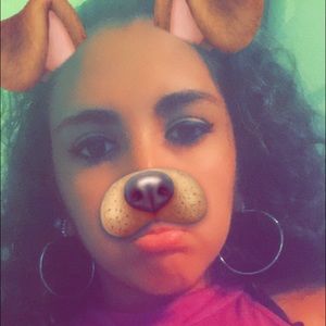 Meet your Posher, Demie