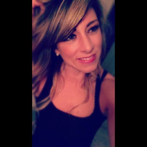 Meet your Posher, Bridget - Picture 1 of 1