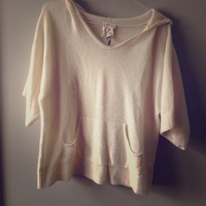 Cashmere cream sweater from Qi