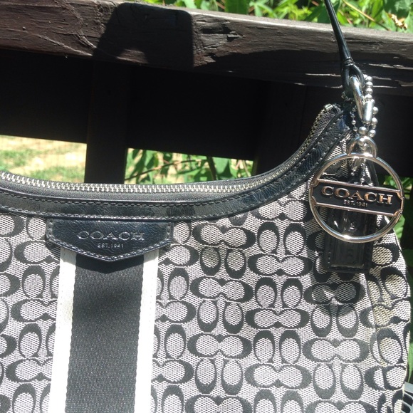 coach purse - Picture 2 of 4