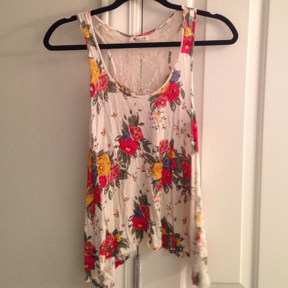 Rewind SZ S, Floral tank with lace back on top