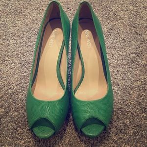 Nine West Green Heels