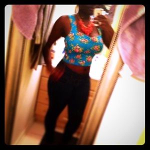 🚫 SOLD 🚫Forever 21 Floral crop top 🌺🌺🌺