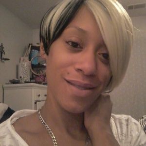 Meet your Posher, Ria