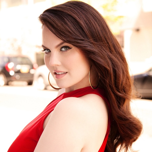 Meet your Posher, Ana Maria