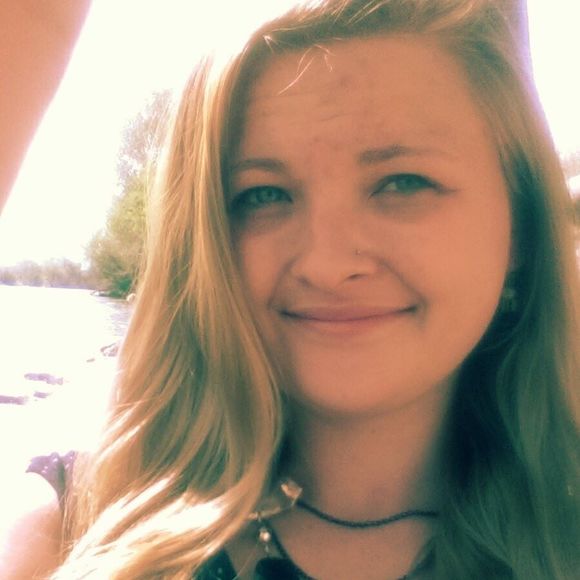 Meet your Posher, Genevieve - Picture 1 of 1