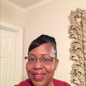 Meet your Posher, Valerie