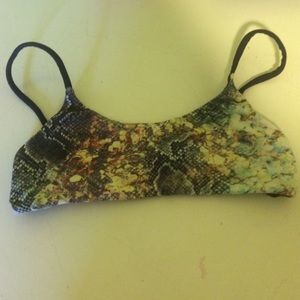 Reversible bikini top