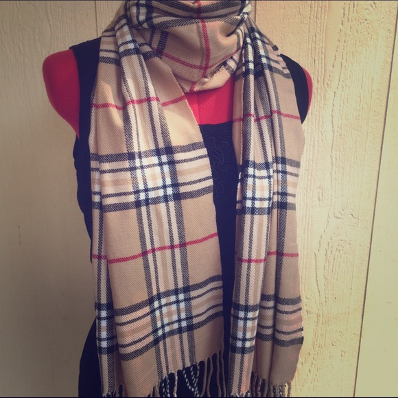 Accessories - NWOT Plaid Scarf