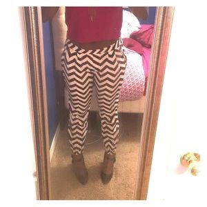 BUNDLED Printed joggers AND HEART TOP😍😍😍😍😍