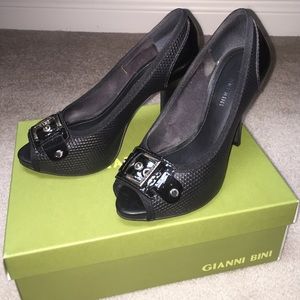 Gianni Bini black heels