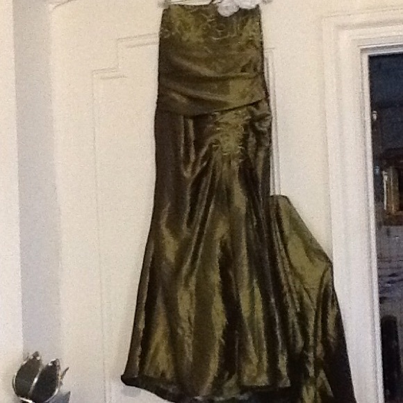 Dresses & Skirts - VERY ADORABLE / ELEGANT EVENING GOWN Worn Once