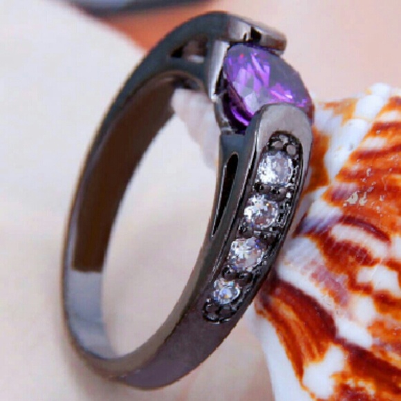 Brand 🆕 Beautiful Black Gold CZ Ring !! - Picture 2 of 3