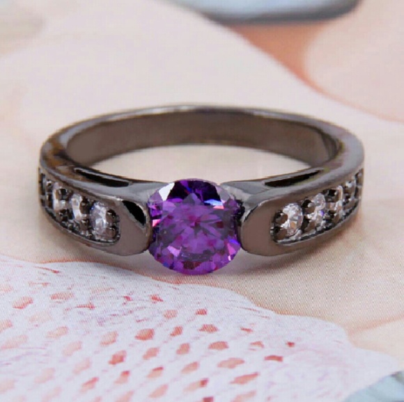 Brand 🆕 Beautiful Black Gold CZ Ring !! - Picture 3 of 3