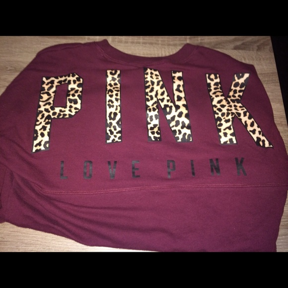 PINK Victoria's Secret Tops - SALE 🎉 PINK Cheetah Sweatshirt